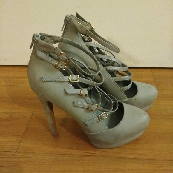 **SOLD**Aldo Gray Pumps - Picture 4 of 5
